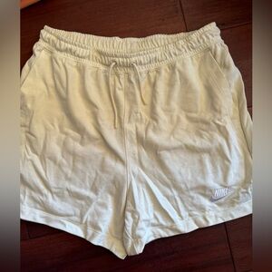 Nike shorts in cream
